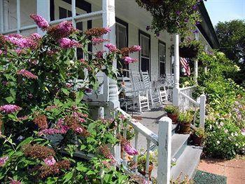 The Island Home Inn New Shoreham Екстер'єр фото